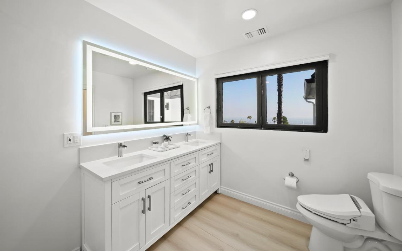 Le Chateau Los Angeles Exterior photo