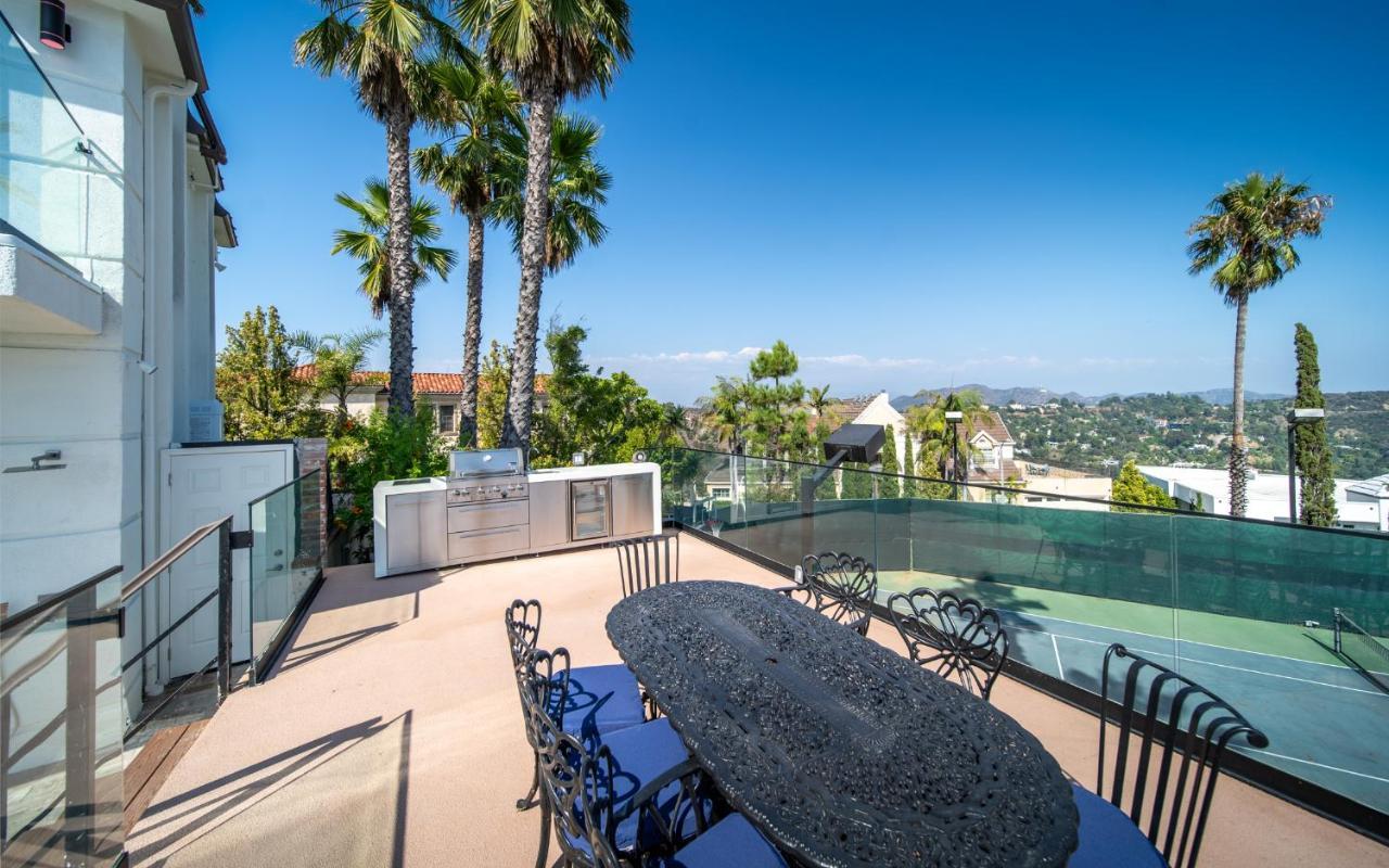 Le Chateau Los Angeles Exterior photo