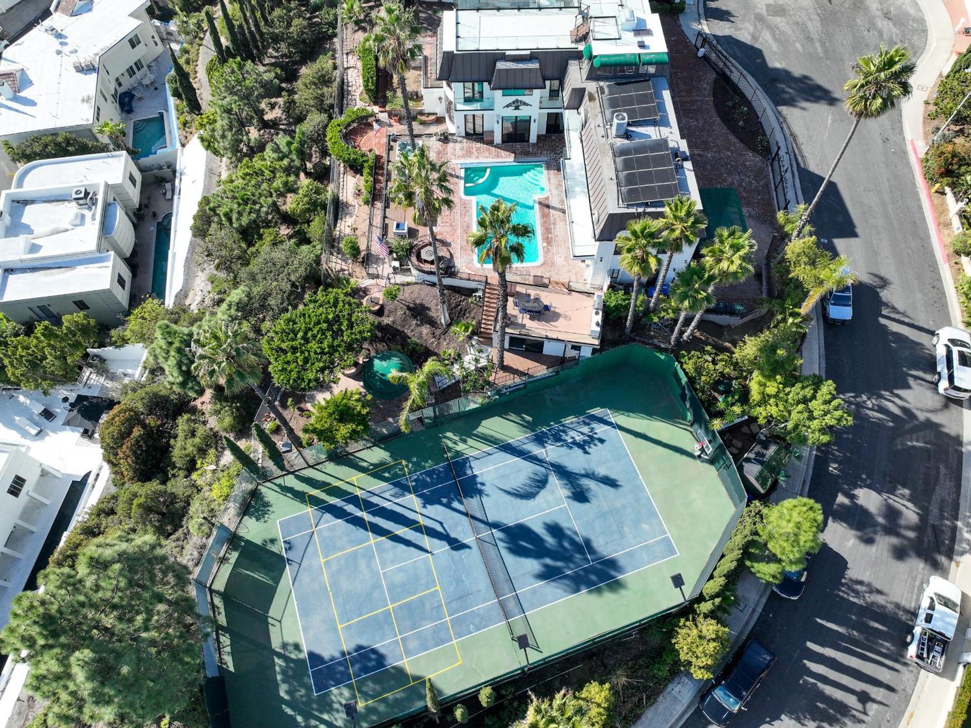 Le Chateau Los Angeles Exterior photo
